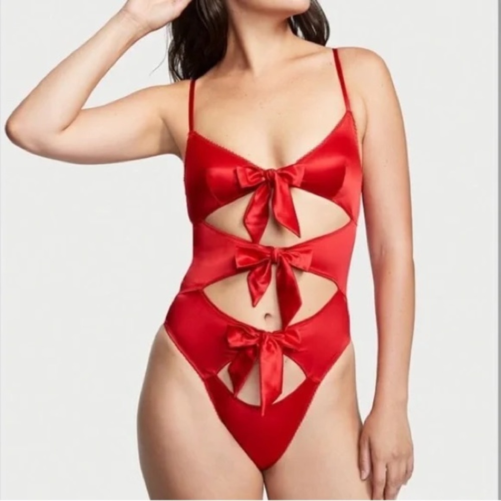 Victoria’s Secret Satin Tied With A Bow Lingerie